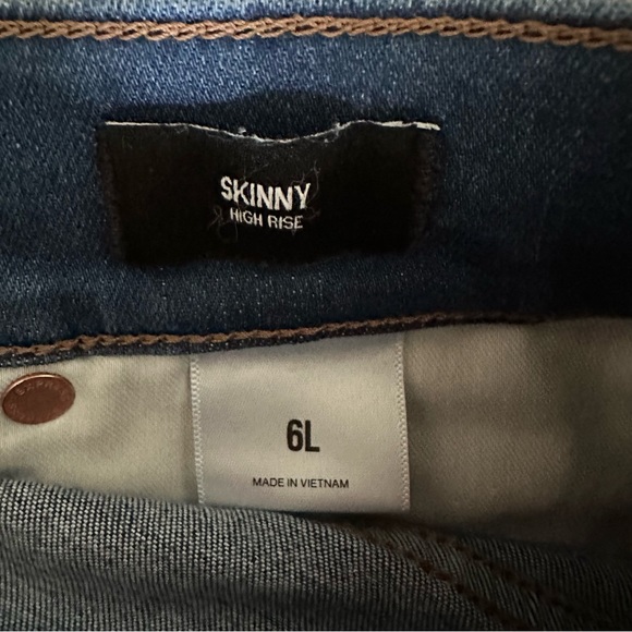 High-Rise, Distressed Skinny Jeans - Picture 4 of 4